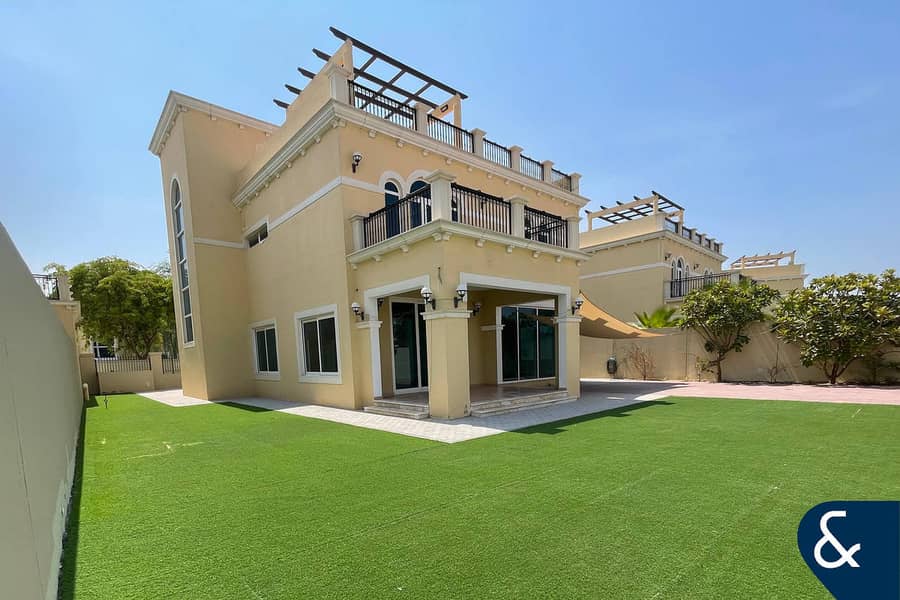 位于朱美拉公园社区，第9区 4 卧室的别墅 7650000 AED - 12293094