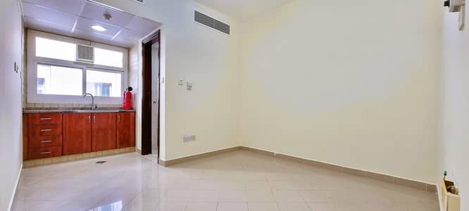Studio for Rent in Bur Dubai, Dubai - 20230217_120914. jpg