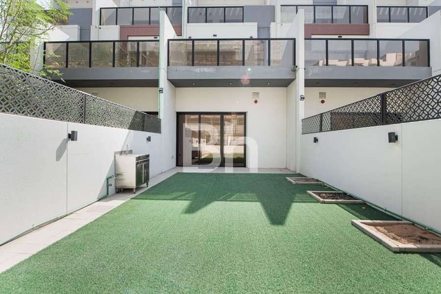 位于朱美拉三角小镇(JVT)，JVT第1区，1A区 4 卧室的联排别墅 4200000 AED - 12293652