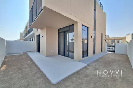 4 Bedroom Townhouse for Rent in Dubai South, Dubai - Spacious 4-Bedroom Villa | Huge Plot | Luxurious