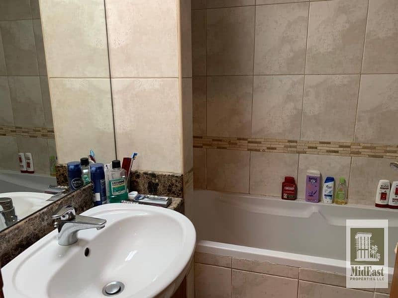 6 Bathroom 1. jpg