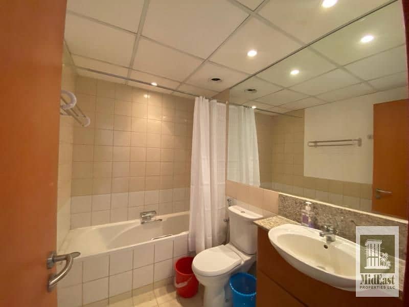 16 Bathroom 1. jpg