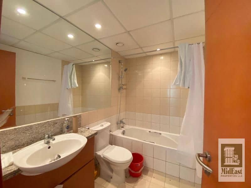 17 Bathroom 2. jpg