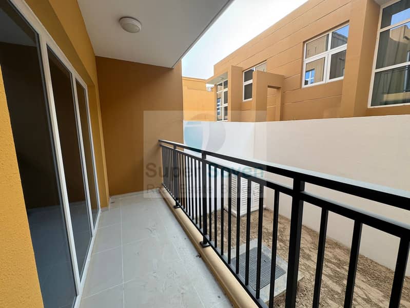 18 Pics Victoria 3BR Villa 336 D2 (17). jpg