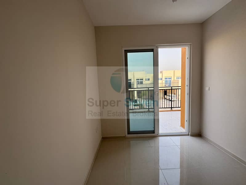 33 Pics Victoria 3BR Villa 336 D2 (33). jpg