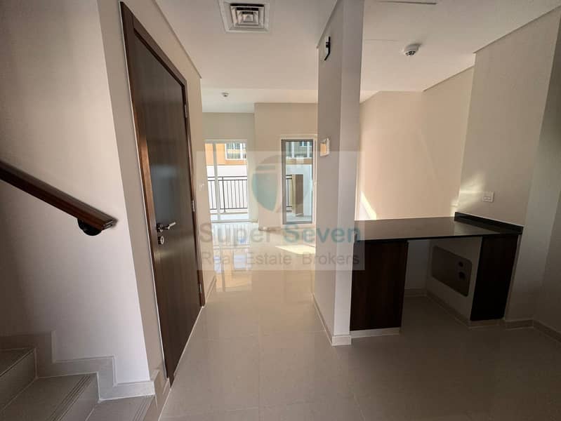 50 Pics Victoria 3BR Villa 336 D2 (51). jpg