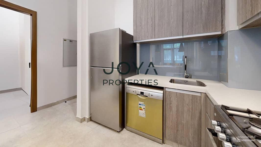 8 Kitchen. jpg