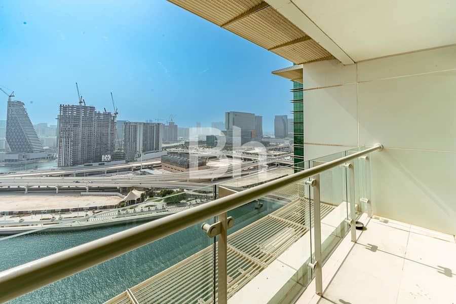 Lively | Spacious 3B+M | Canal Views | High Floor Lively | Spacious 3B+M | Canal Views | High Floor