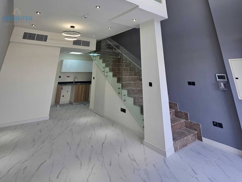 Modern 1BR Townhouse Brand New | Loft Style Vacant