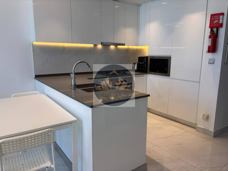 5 kitchen. jpg