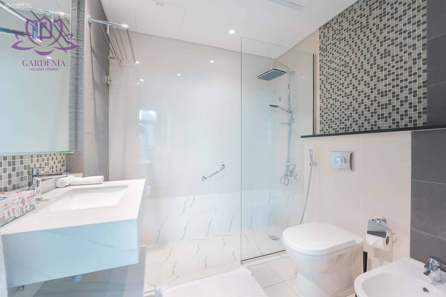 12 Bath 1 1. jpg