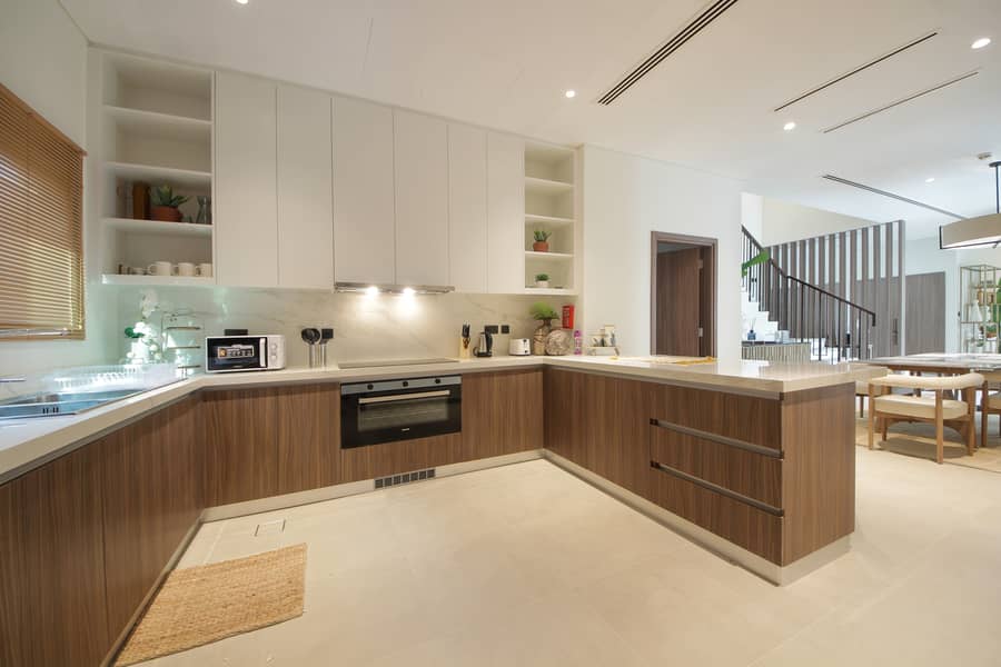 12 B - Kitchen (1). jpg