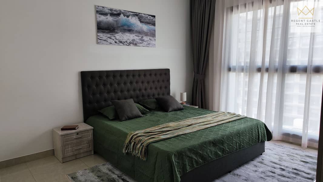 27 Master bedroom. jpg