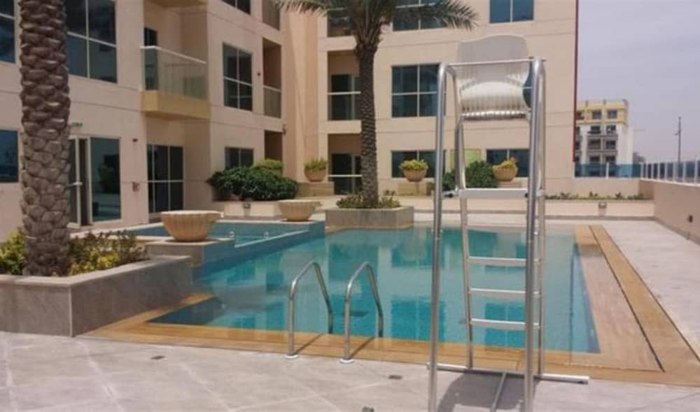 SPACIOUS !!! BEST PRICE 1 MONTH FREE!!!1 BHK apartment for rent , al warsan 4 , BEST LOCATION