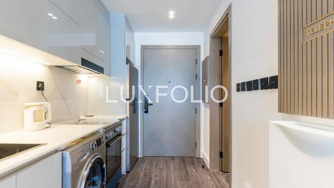 Stunning Fully Furnished - Studio