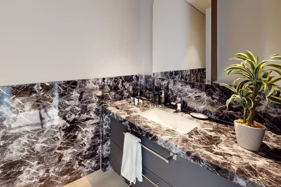 9 U-1204-Boulevard-Point-Downtown-3BR-Bathroom 3. jpg