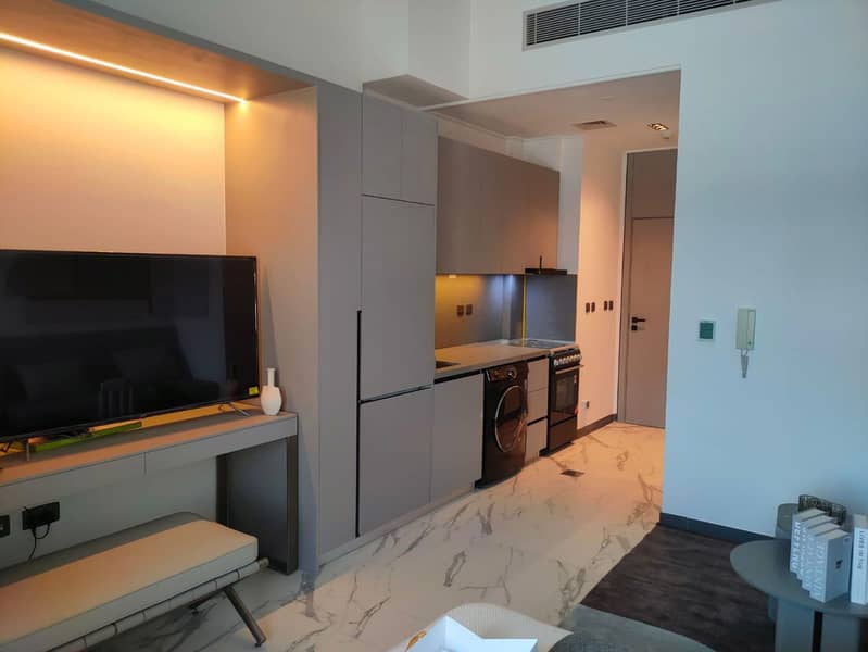 Fully Furnished | Burj Khalifa View | Middle Floor