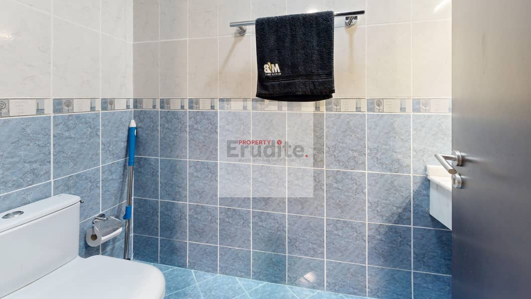 8 Uniestate-Tower-02-Bathroom. jpg