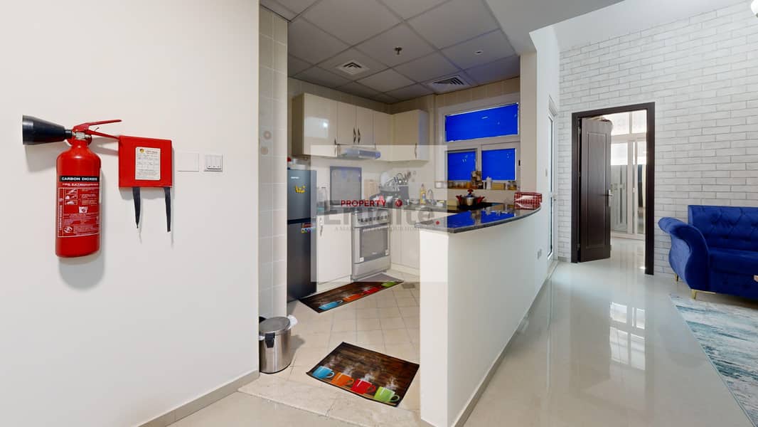 16 Uniestate-Tower-02-Kitchen 1. jpg