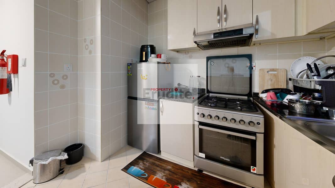 17 Uniestate-Tower-02-Kitchen. jpg