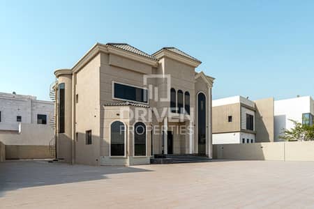 5 Bedroom Villa for Rent in Nad Al Sheba, Dubai - Brand New | Near to Mall | Huge and Unique Layout