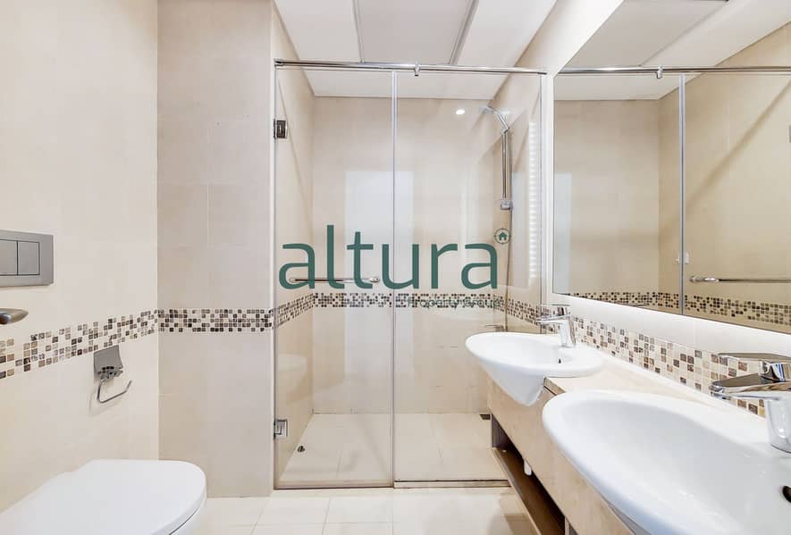 11 8_Main Ensuite-0. jpg