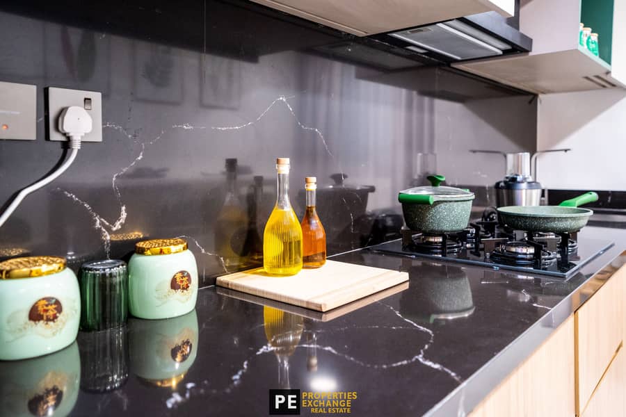 8 TWR 1002 Kitchen 05. jpg