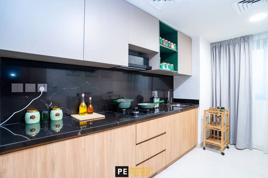 7 TWR 1002 Kitchen 10. jpg