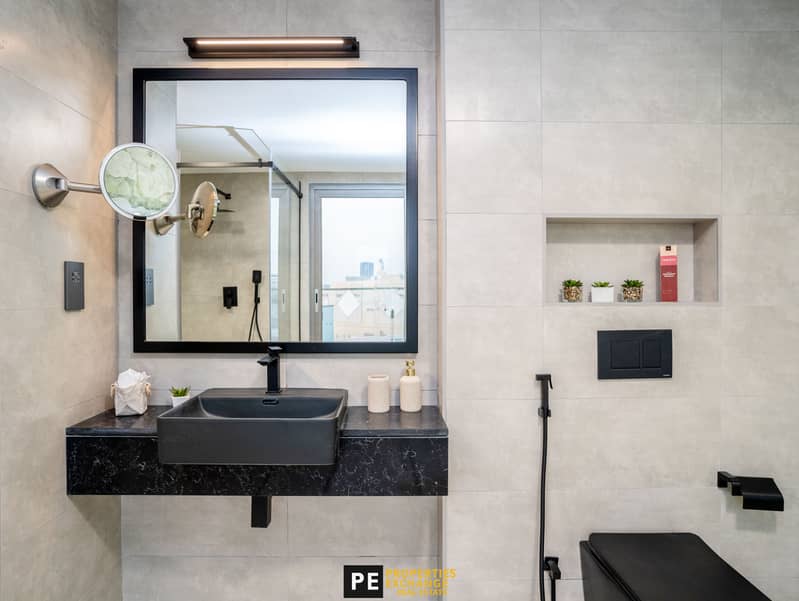 12 TWR 1002 Ensuite Bathroom 04. jpg