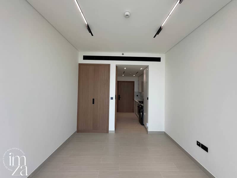 Park view | Unfurnished | Prime Location