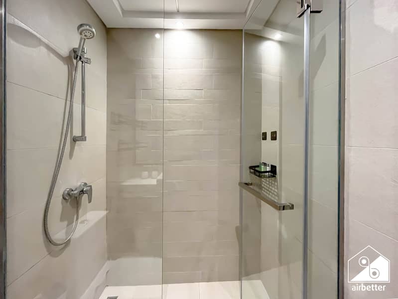 13 Riviera 10 - 601 -3. jpg