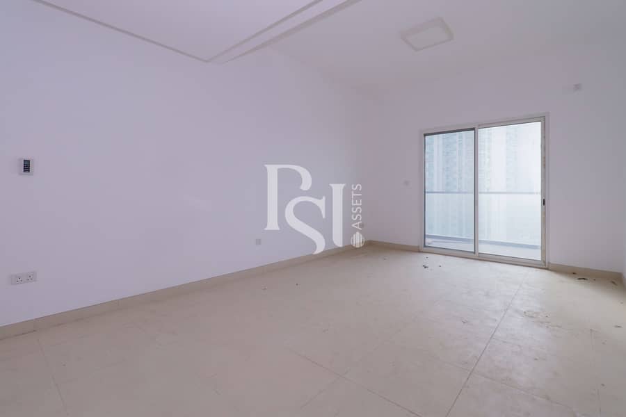 4 azure-tower-shams-abu-dhabi-al-reem-island-living-area (3). JPG