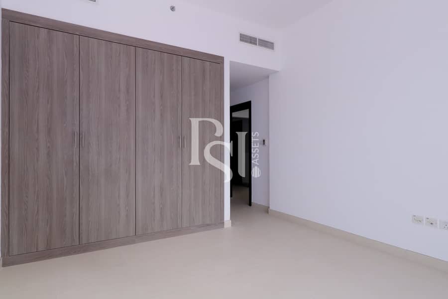 5 azure-tower-shams-abu-dhabi-al-reem-island-bedroom (1). JPG