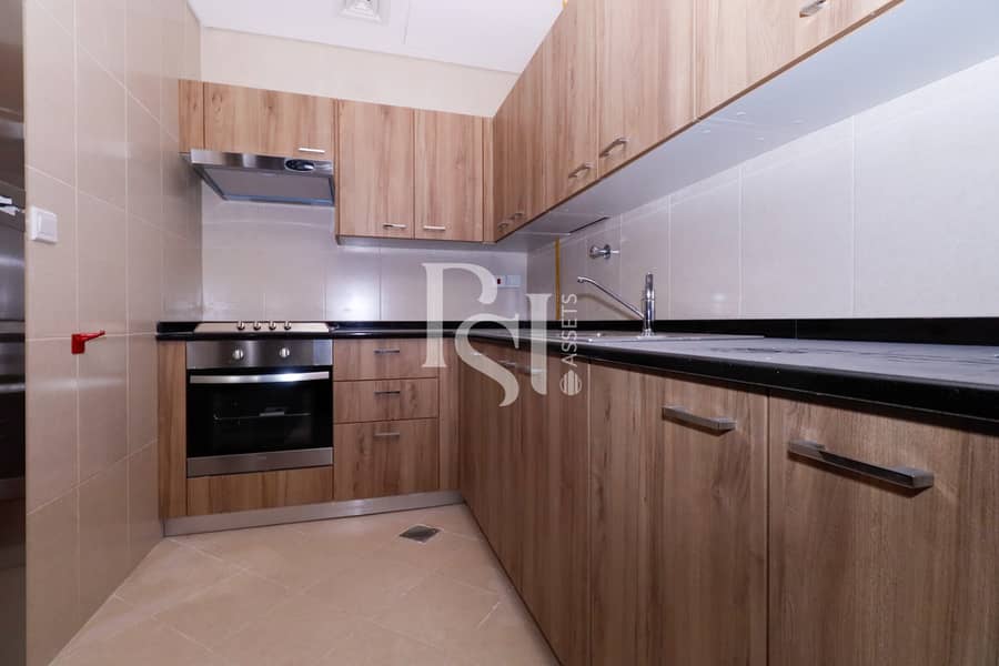 8 azure-tower-shams-abu-dhabi-al-reem-island-kitchen (1). JPG
