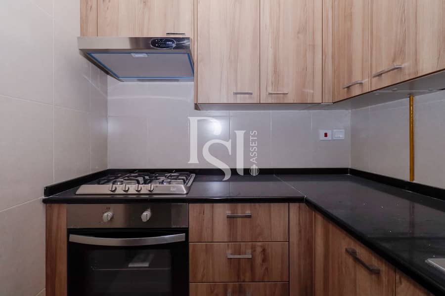 9 azure-tower-shams-abu-dhabi-al-reem-island-kitchen (2). JPG