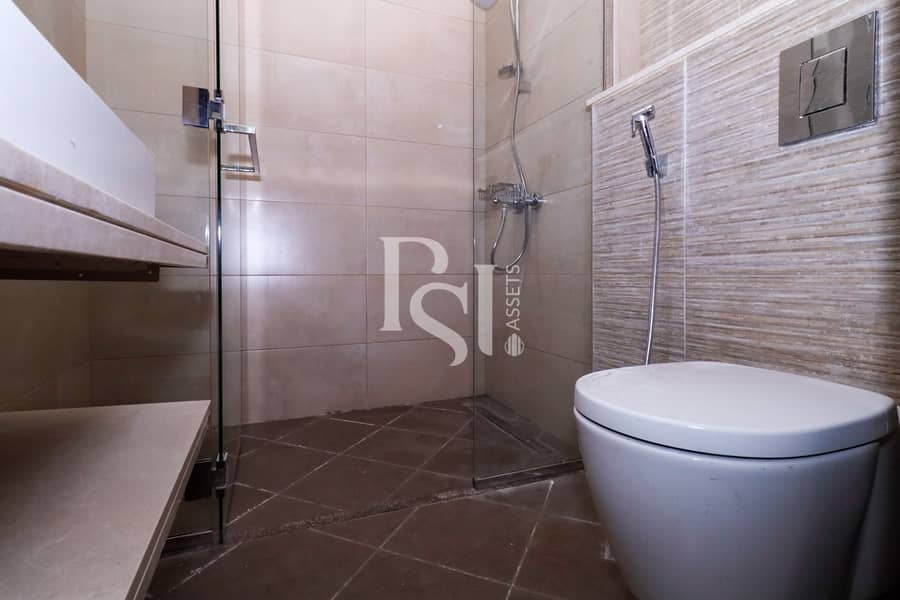 11 azure-tower-shams-abu-dhabi-al-reem-island-bathroom (1). JPG