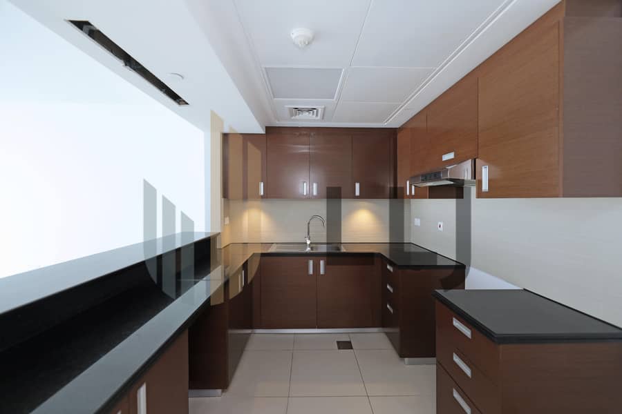 4 0V9A0399A_KITCHEN. jpg
