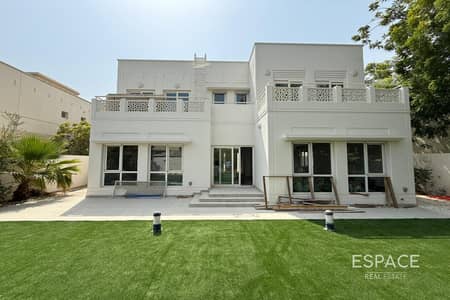 5 Bedroom Villa for Rent in The Meadows, Dubai - Upgraded Smart Home | August | Modern