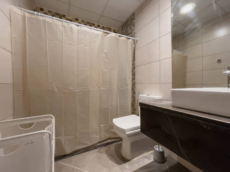 6 attach bath. jpg