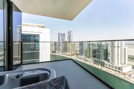 1 Bedroom Apartment for Sale in Business Bay, Dubai - FULL CANAL VIEW | VACANT | CORNER UNIT | BELOW OP