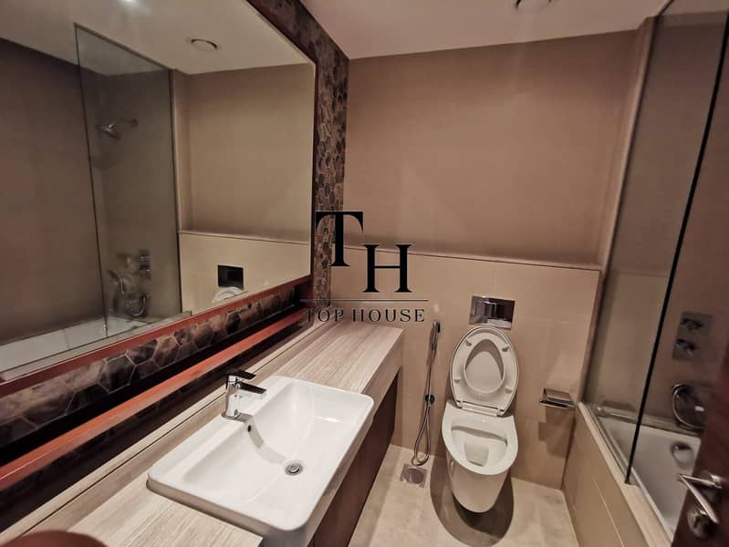 6 master bedroom ensuite. jpeg