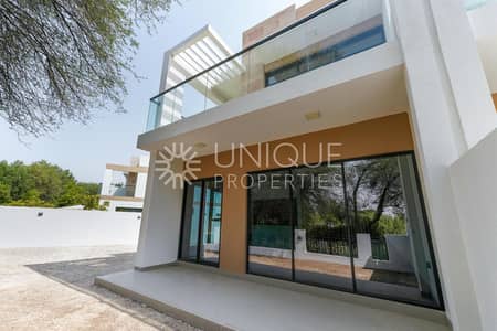 4 Bedroom Townhouse for Rent in DAMAC Hills, Dubai - Park Facing | Huge Plot | Corner Unit