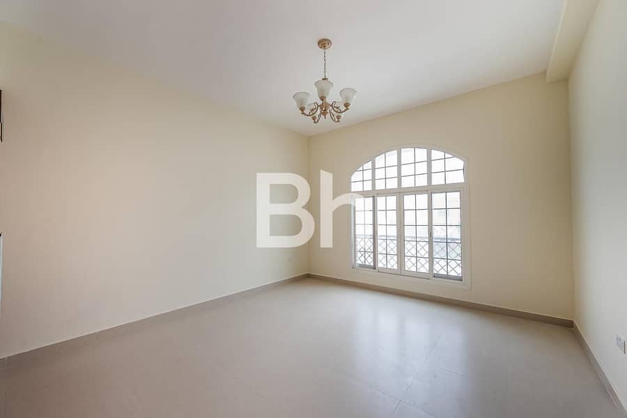 位于阿尔沃尔卡街区，阿尔沃尔卡4区 6 卧室的别墅 290000 AED - 11546865