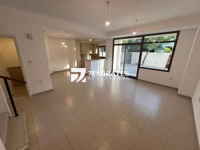 فیلا 3 غرف نوم للايجار في تاون سكوير، دبي - IMG-20250723-WA0057. jpg