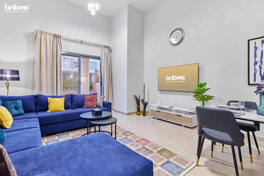 16 Living Area 3. jpg