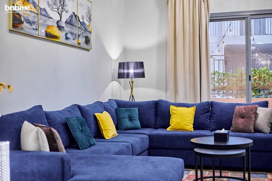 17 Living Area 4. jpg