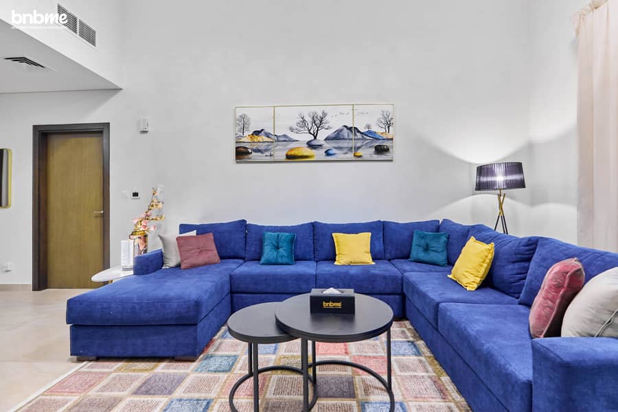 19 Living Area. jpg