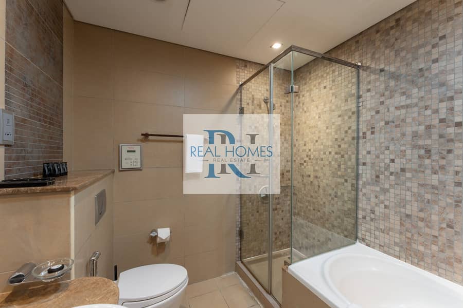 5 Bathroom 2. jpg