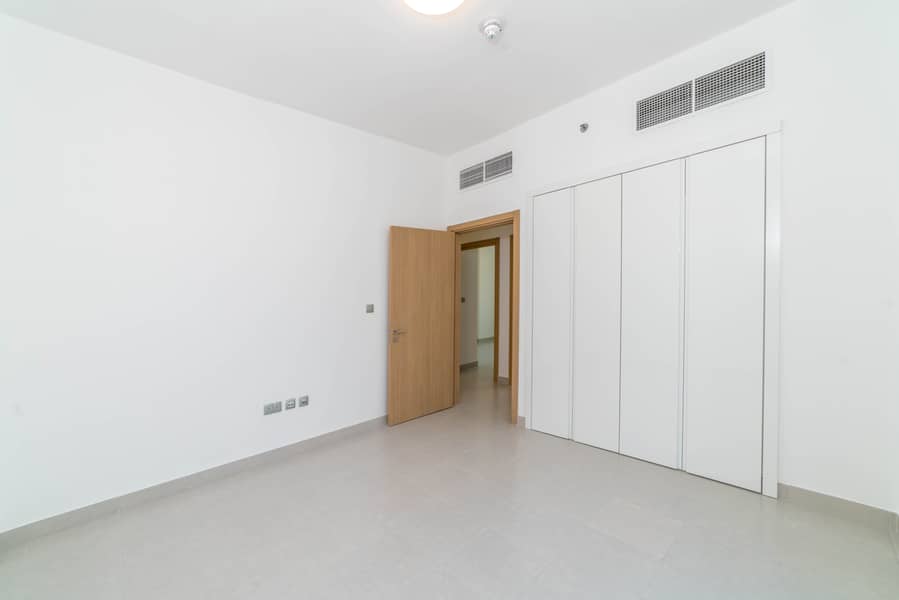 7 7R209670. jpg
