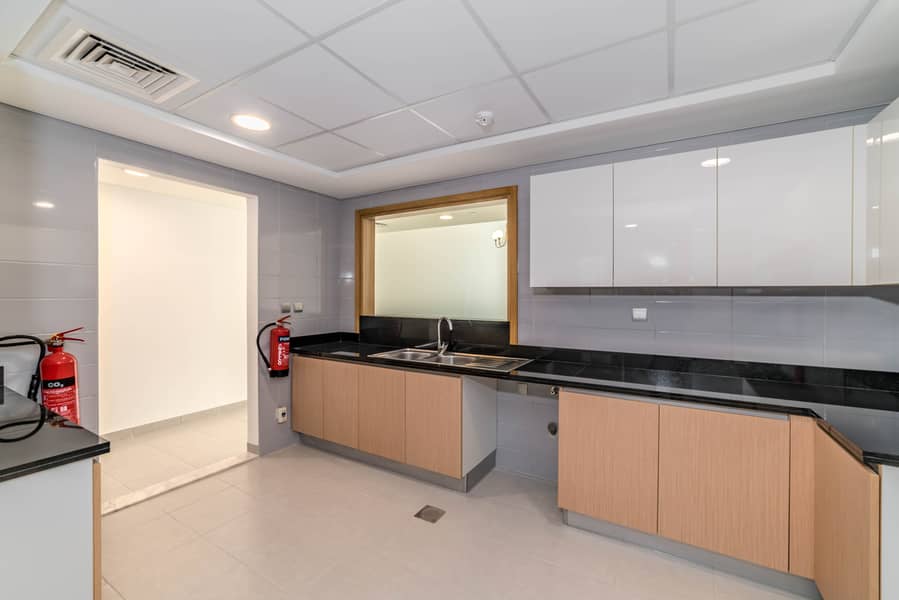 12 7R209607-Edit. jpg